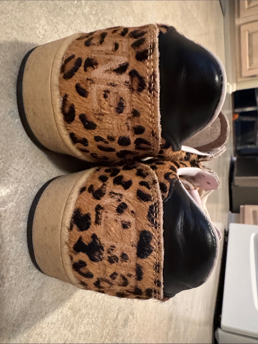 Golden Goose Leopard Print Low-Top Sneakers with Black Star - Picture 5 of 7